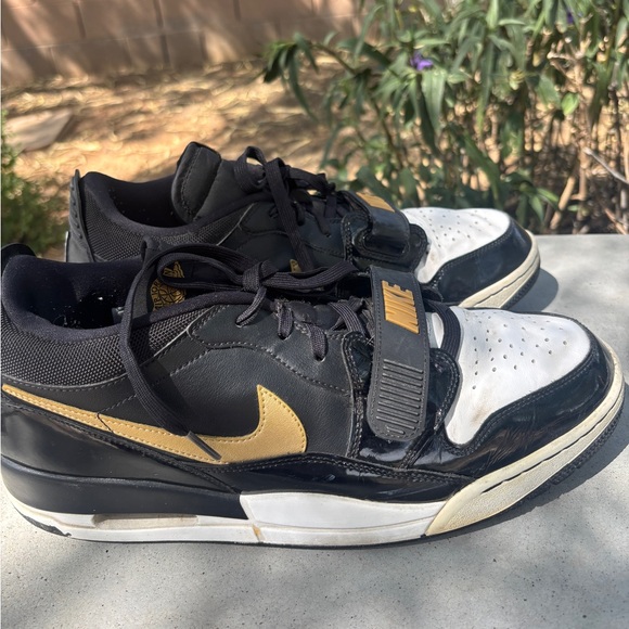 Nike Air Jordan Legacy 312 Men’s SZ.13 gold metallic - Picture 1 of 10
